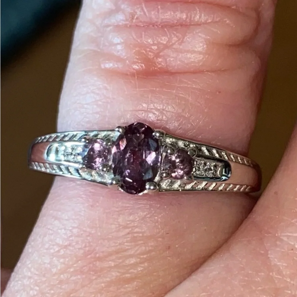 NWT Color Change Garnet & White Zircon Ring in .925 Sterling Silver - Picture 5 of 11